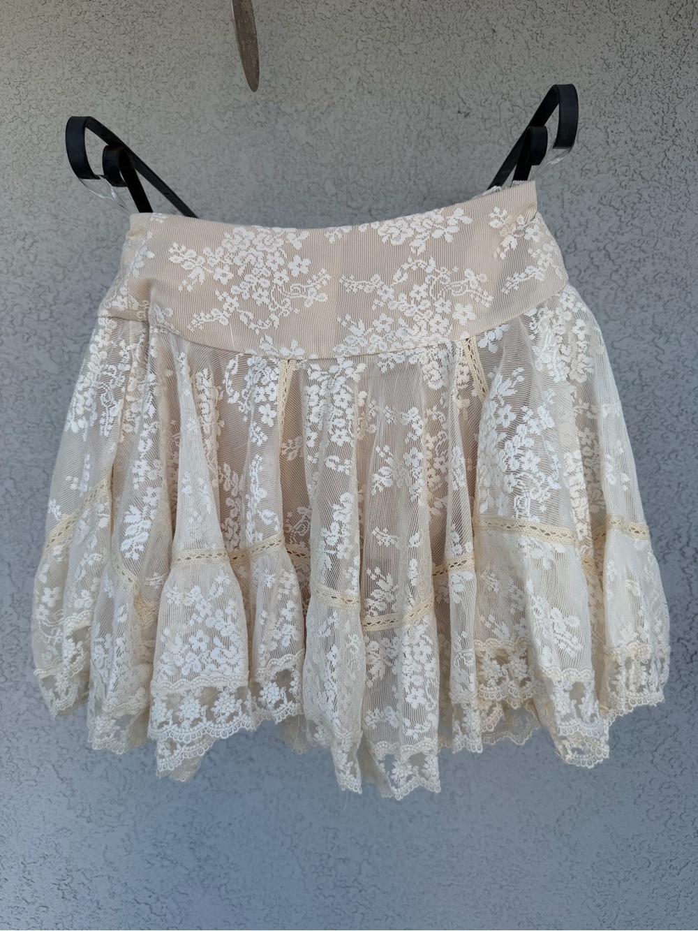 Lace Tiered Skirt in Cream - Picture 2 of 4